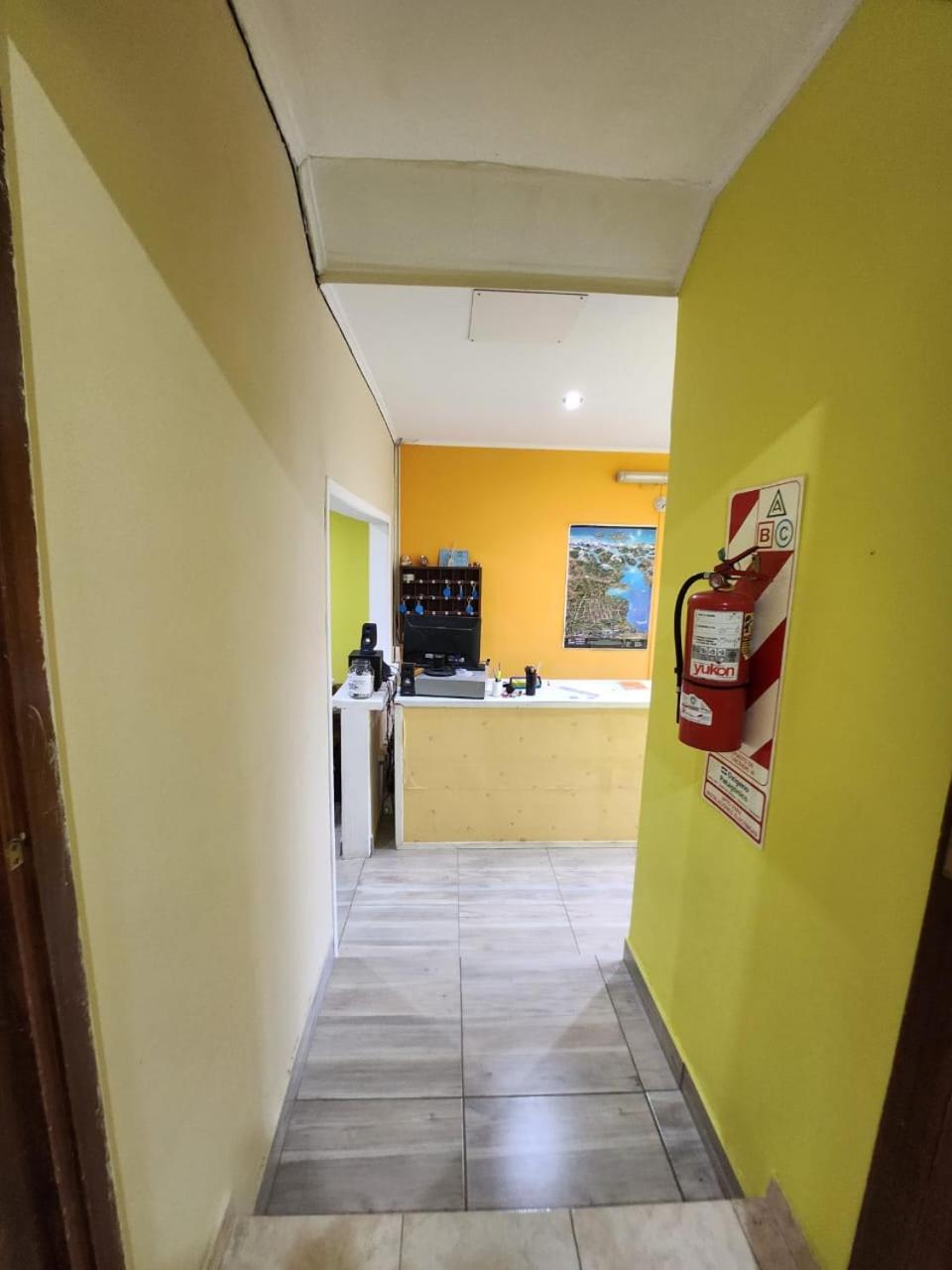 Hostel Danny El Calafate Esterno foto