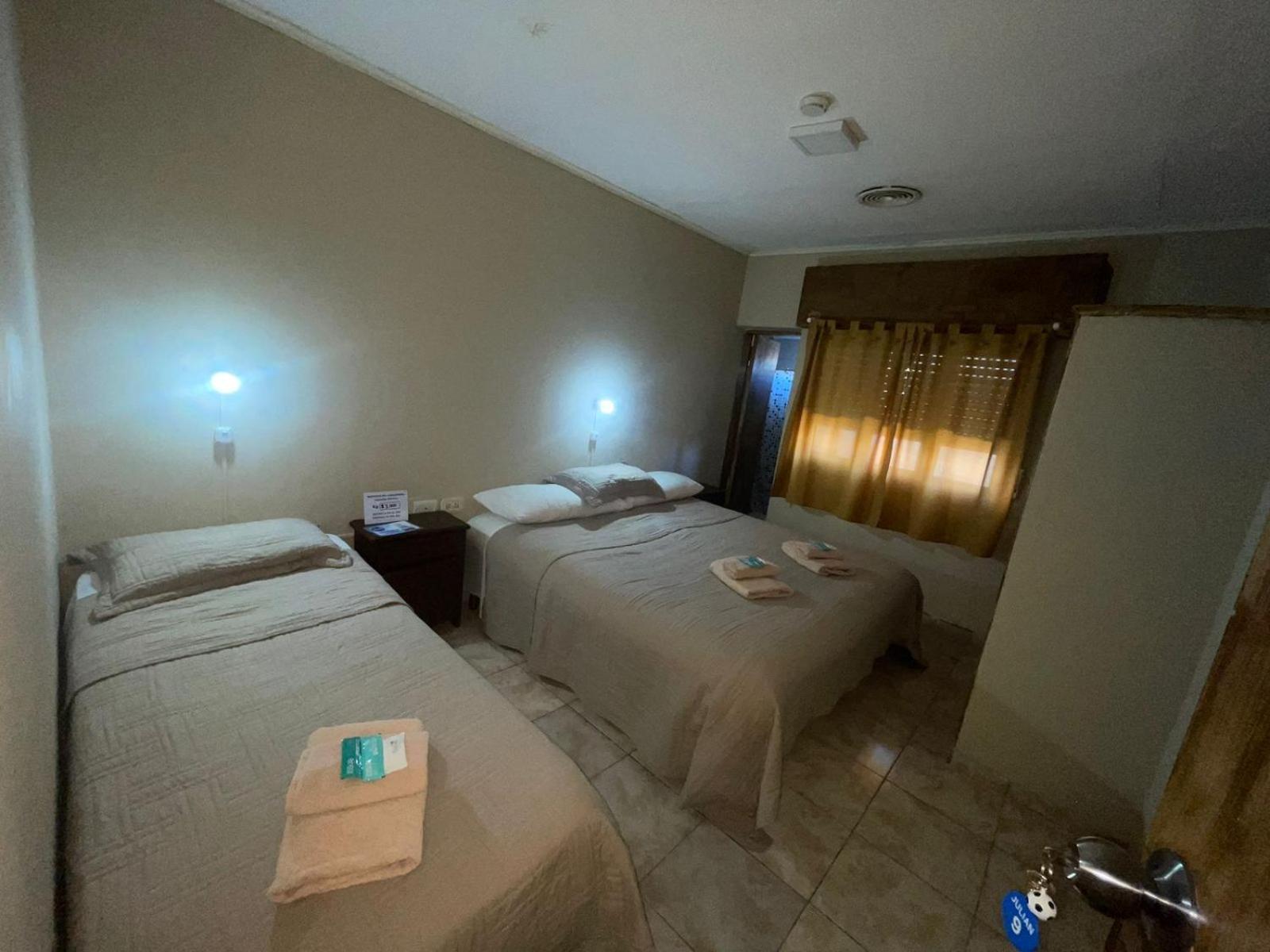Hostel Danny El Calafate Esterno foto