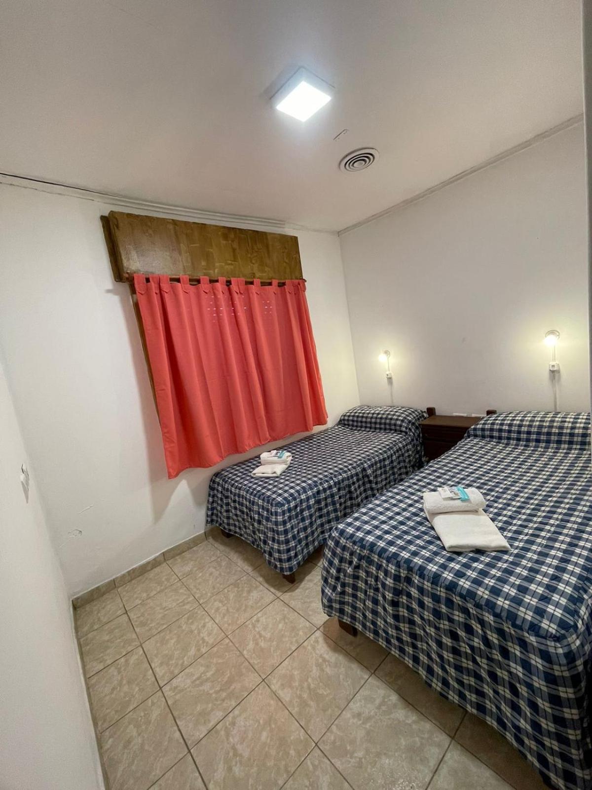Hostel Danny El Calafate Esterno foto