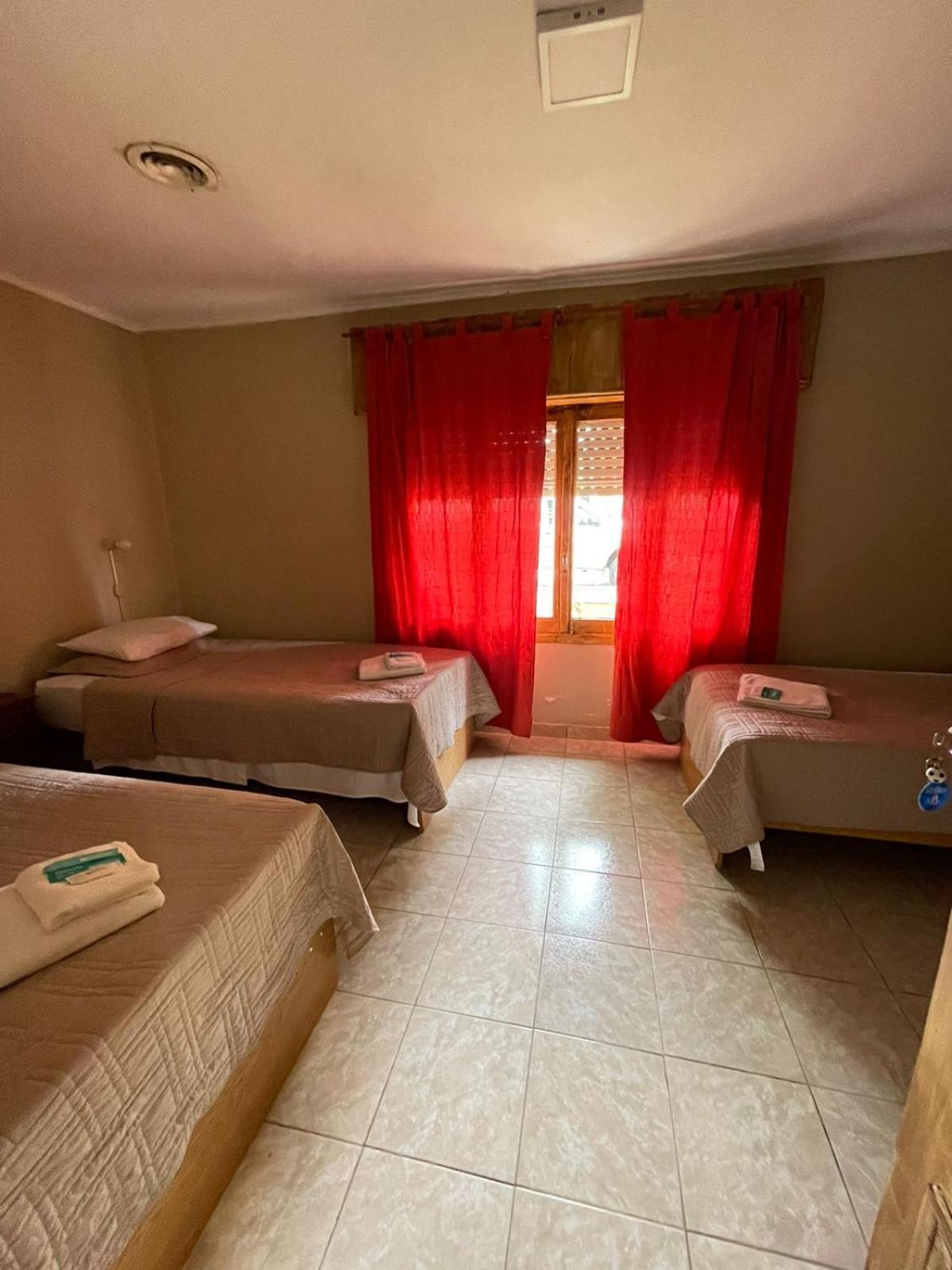 Hostel Danny El Calafate Esterno foto